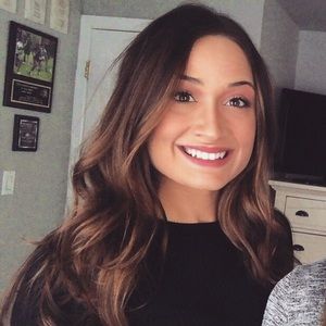 Meet your Posher, Alexis